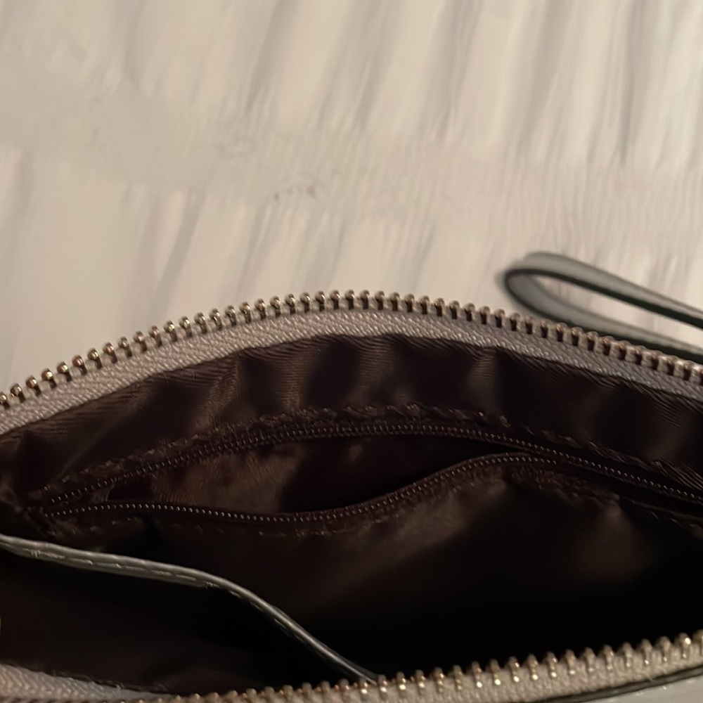 Metallic silver wristlet - Picture 5 of 9